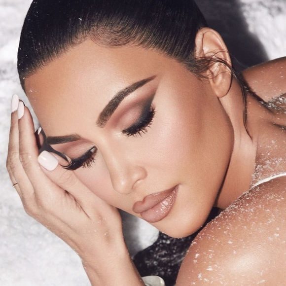 8 PC Holiday Lip Liner Set - Picture 2 of 11